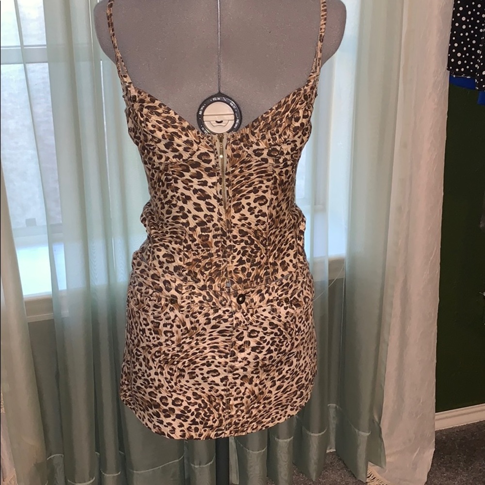 Two piece leopard print outfit